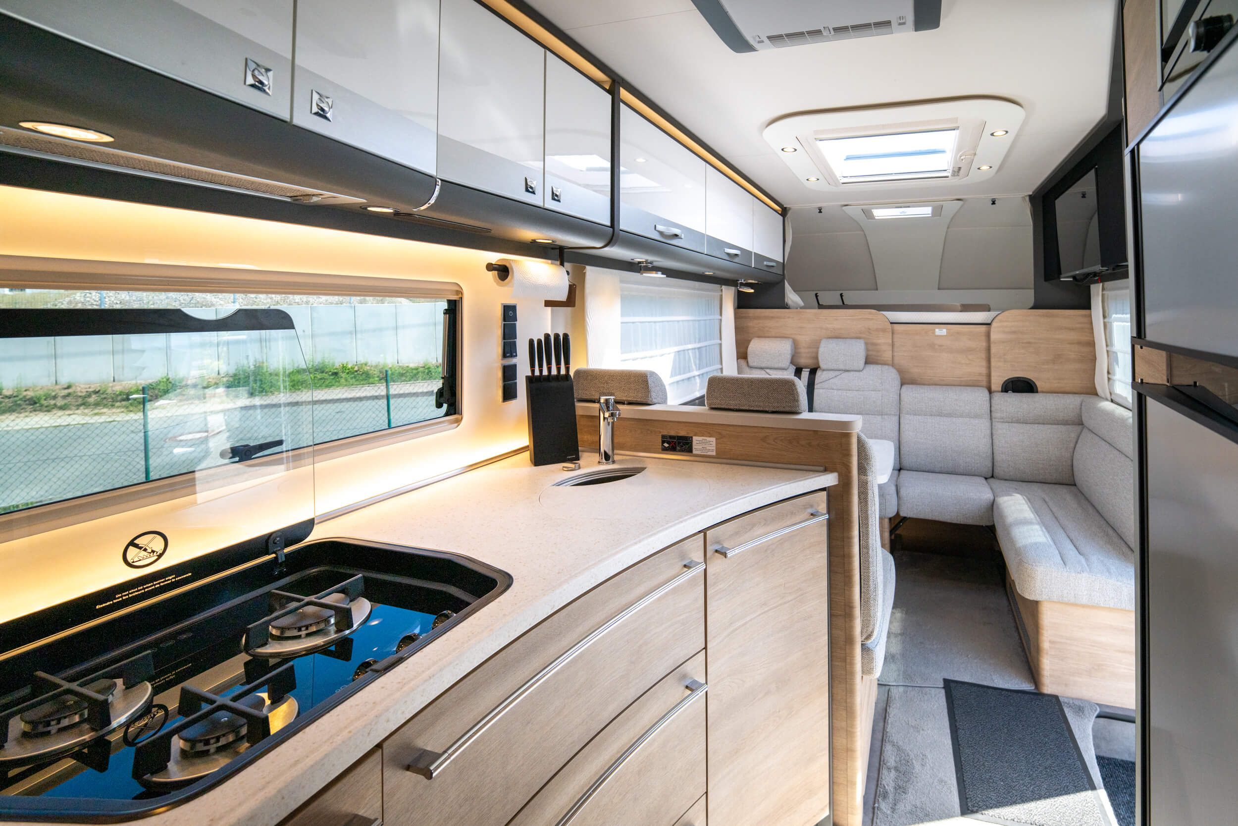 Dethleffs Globetrotter XXL A 9000 XXL Küche