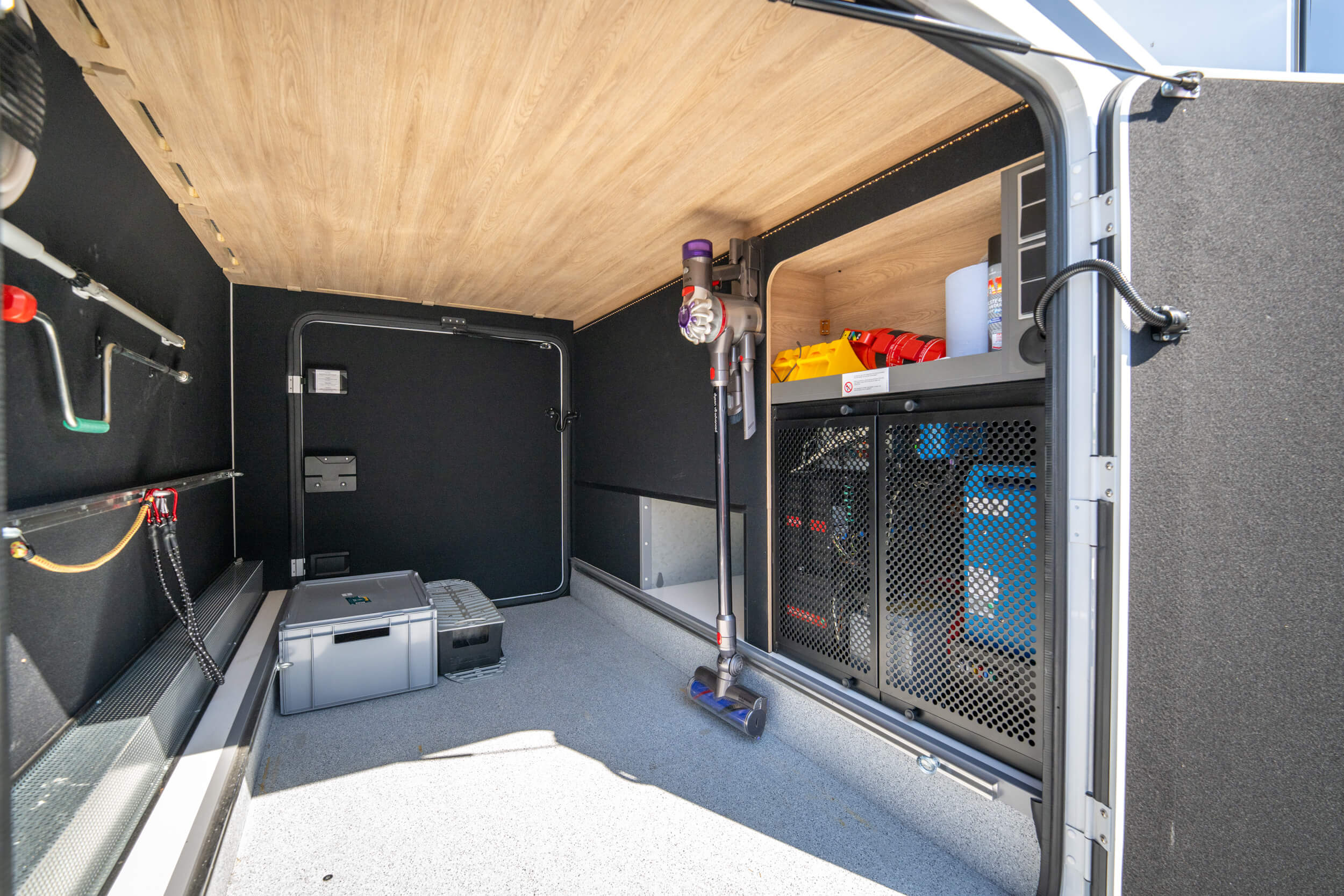 XXL Heckgarage des Dethleffs Globetrotter XXL A 9000